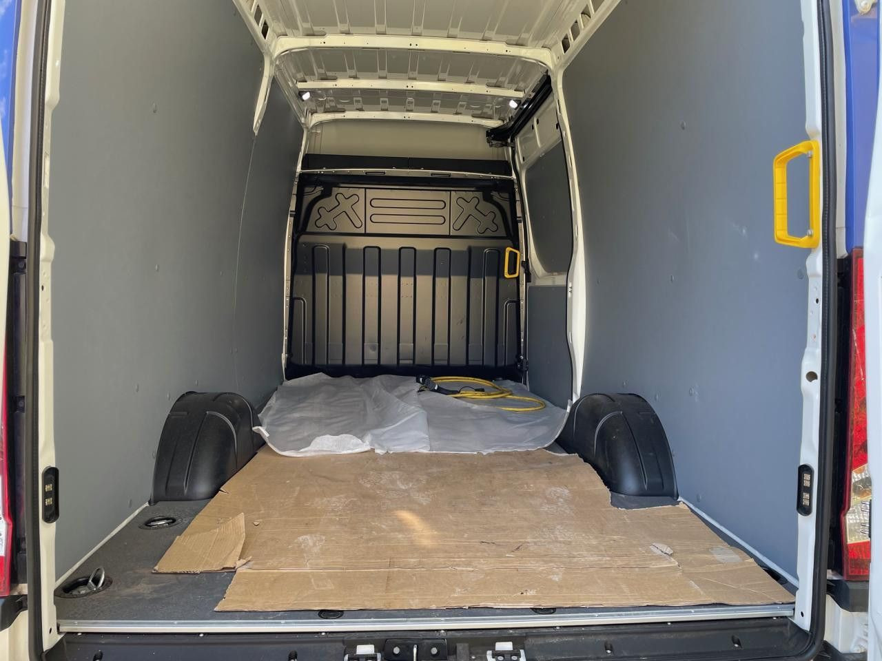 Iveco 35S14 E (eDaily) Klima AHK ZV - Цельнометаллический фургон, Электрический фургон: фото 5 Iveco 35S14 E (eDaily) Klima AHK ZV - Цельнометаллический фургон, Электрический фургон: фото 5