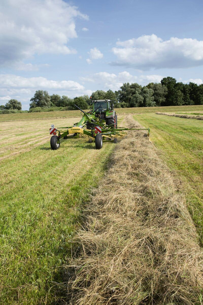 Krone vier harkelementen en Zijaflegharken - Сеноворошилка: фото 3 Krone vier harkelementen en Zijaflegharken - Сеноворошилка: фото 3