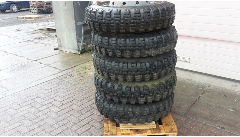 Vredenstein banden - Шины и диски: фото 1 Vredenstein banden - Шины и диски: фото 1