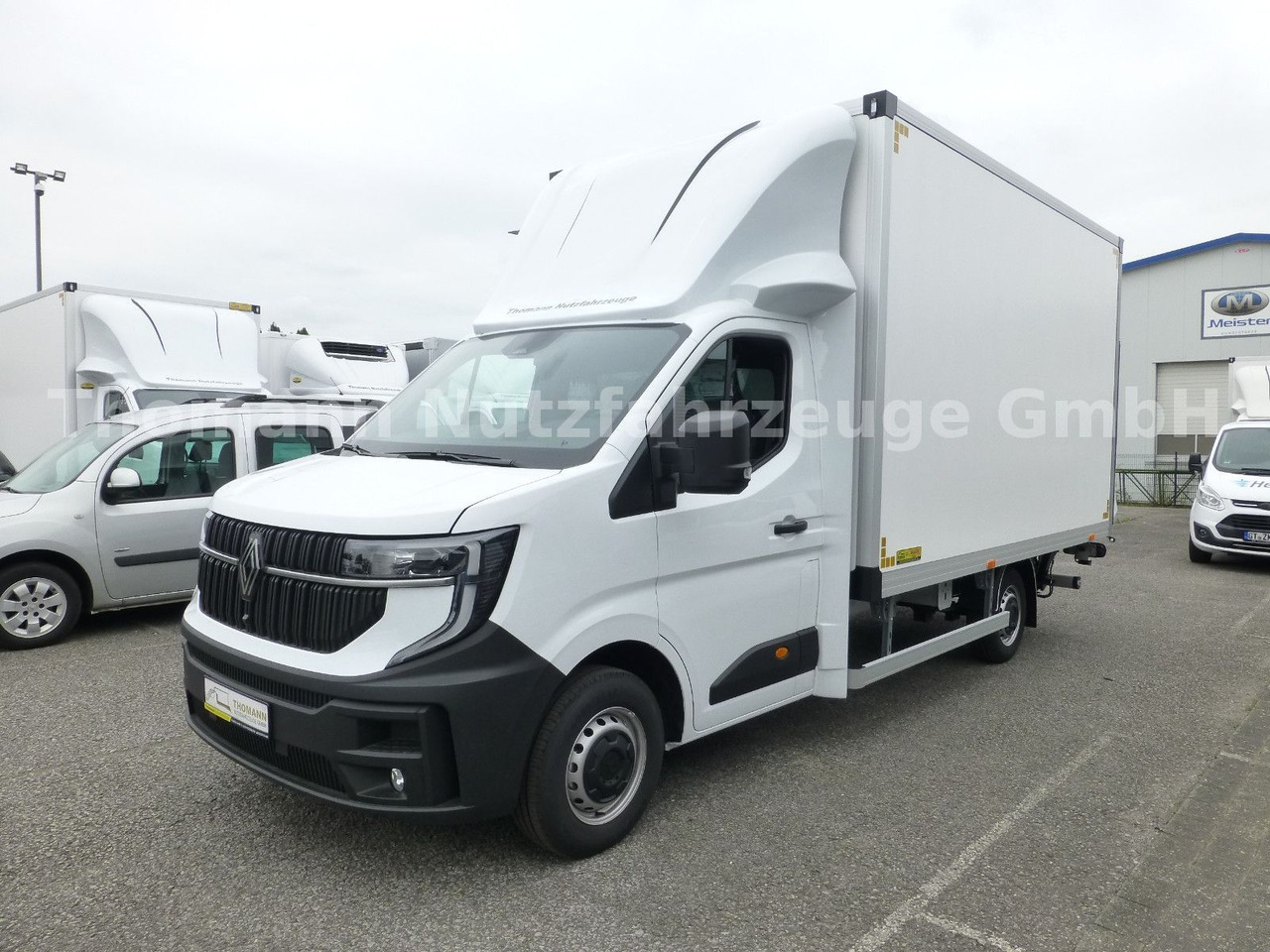 Renault NEW Master 2025 Koffer mit BÄR Ladebordwand - Фургон с закрытым кузовом: фото 2 Renault NEW Master 2025 Koffer mit BÄR Ladebordwand - Фургон с закрытым кузовом: фото 2