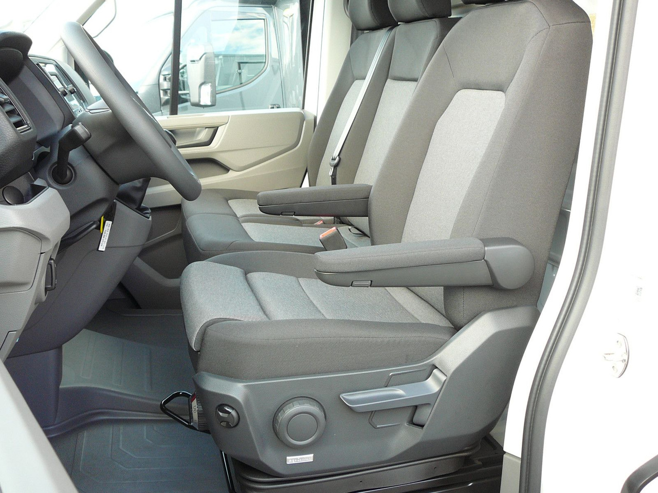 Фургон-рефрижератор Volkswagen Crafter 177 PS Kühlkoffer LBW Xarios 300: фото 12 Фургон-рефрижератор Volkswagen Crafter 177 PS Kühlkoffer LBW Xarios 300: фото 12