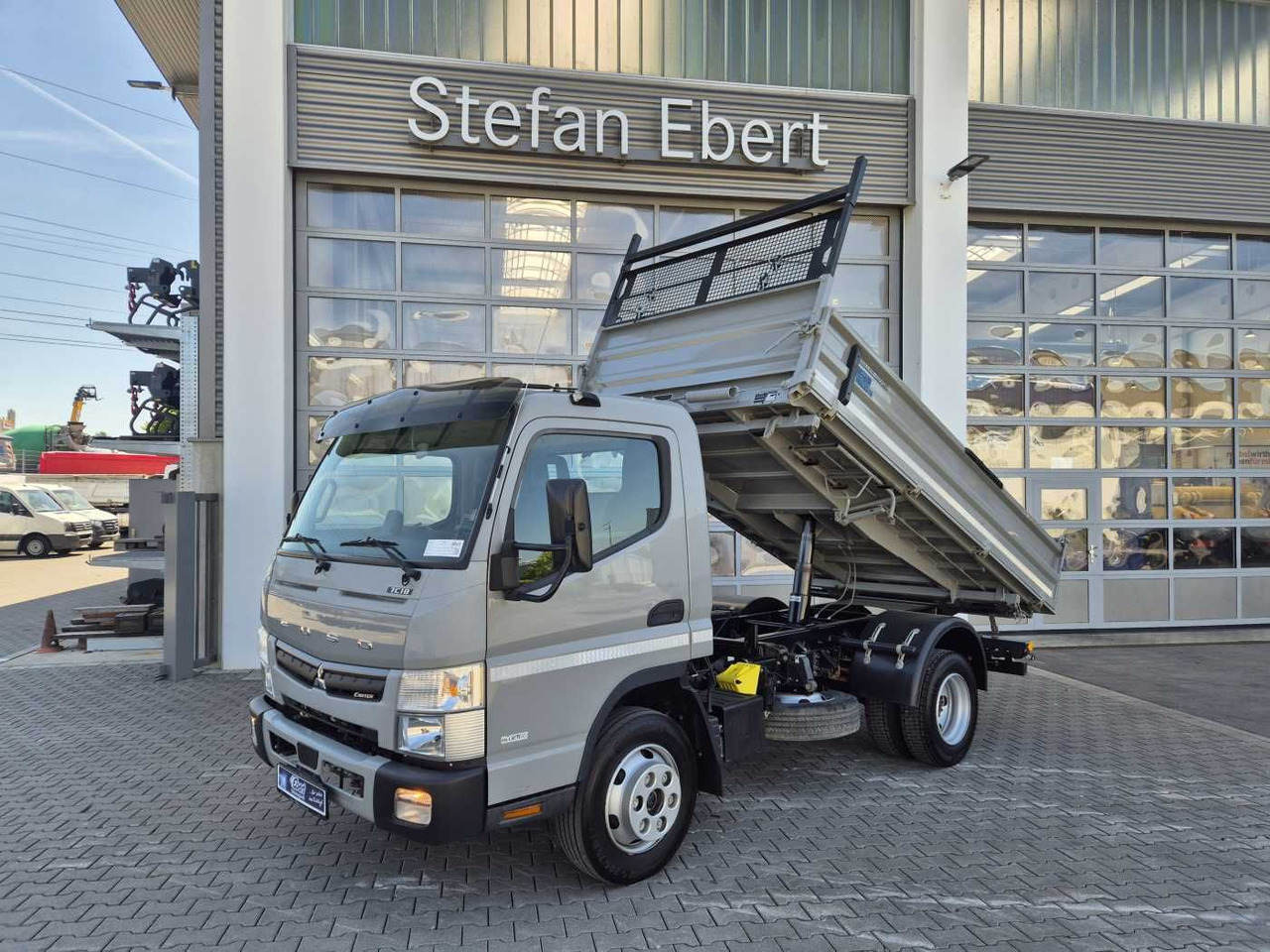 FUSO Canter 7C18 4x2 Meiller-Kipper Klima AHK - Малотоннажный самосвал: фото 1 FUSO Canter 7C18 4x2 Meiller-Kipper Klima AHK - Малотоннажный самосвал: фото 1
