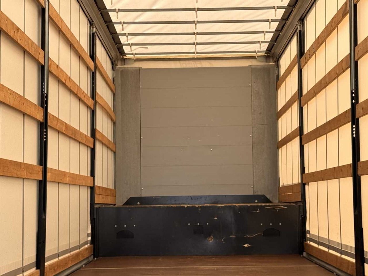 Тентованный полуприцеп Fliegl SDS 350 Schiebeplane+Verdeck XL SAF 20.900Km: фото 11