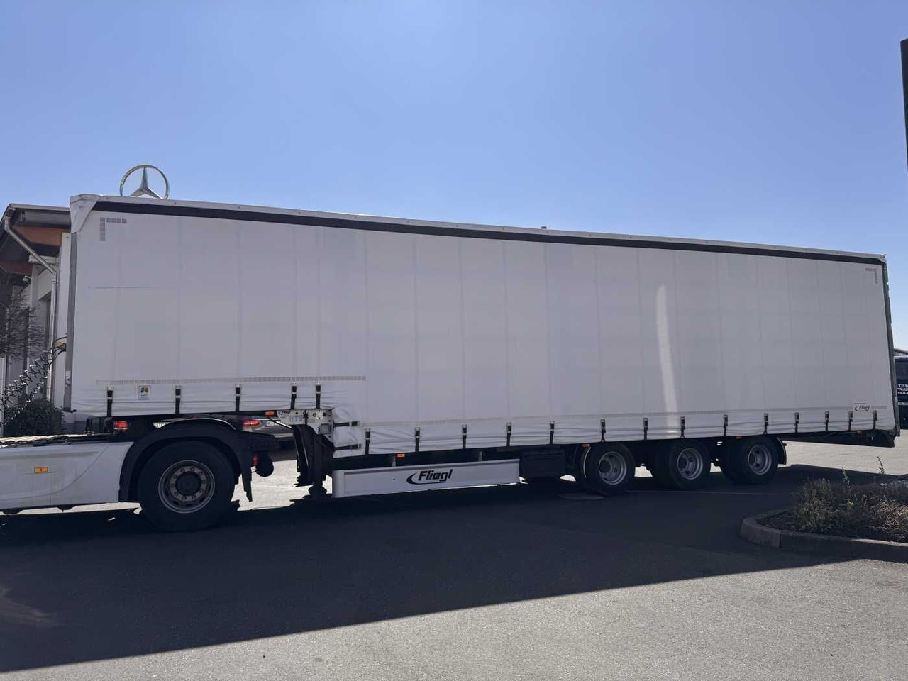 Fliegl SDS 350 Schiebeplane+Verdeck XL SAF 20.900Km - Тентованный полуприцеп: фото 4 Fliegl SDS 350 Schiebeplane+Verdeck XL SAF 20.900Km - Тентованный полуприцеп: фото 4