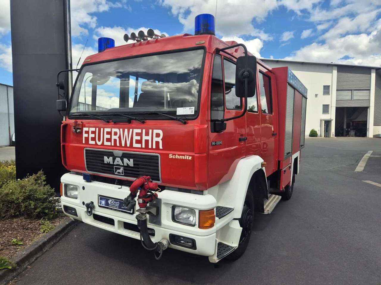 MAN 14.224 4x4 TLF 16/29 Tanklöschfahrzeug Feuerwehr - Грузовик: фото 2 MAN 14.224 4x4 TLF 16/29 Tanklöschfahrzeug Feuerwehr - Грузовик: фото 2