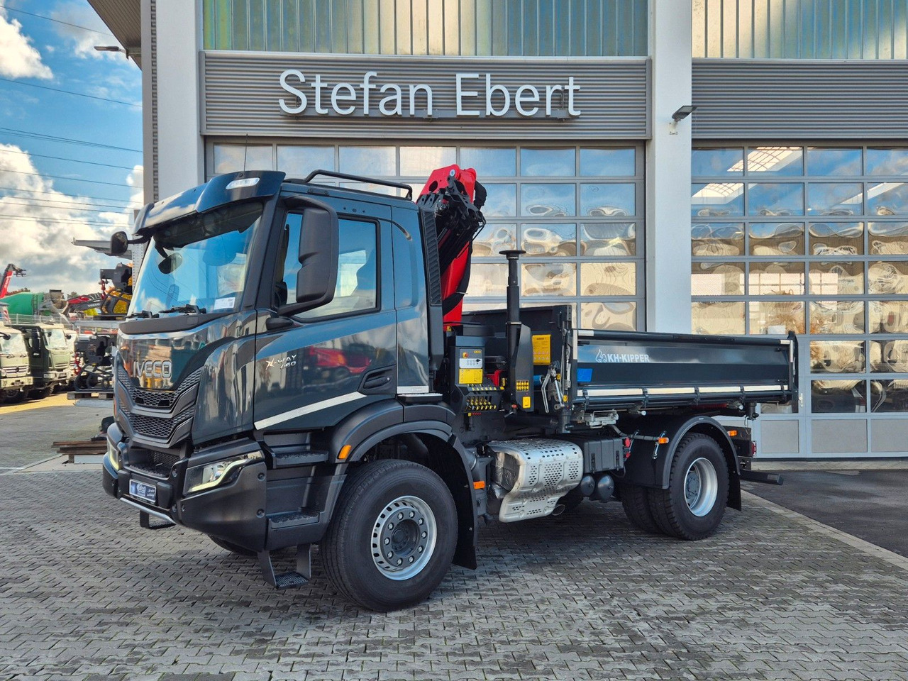 Iveco AD200X46/P HR OFF Palfinger PK 12.501 Funk AHK - Самосвал, Автоманипулятор: фото 4 Iveco AD200X46/P HR OFF Palfinger PK 12.501 Funk AHK - Самосвал, Автоманипулятор: фото 4