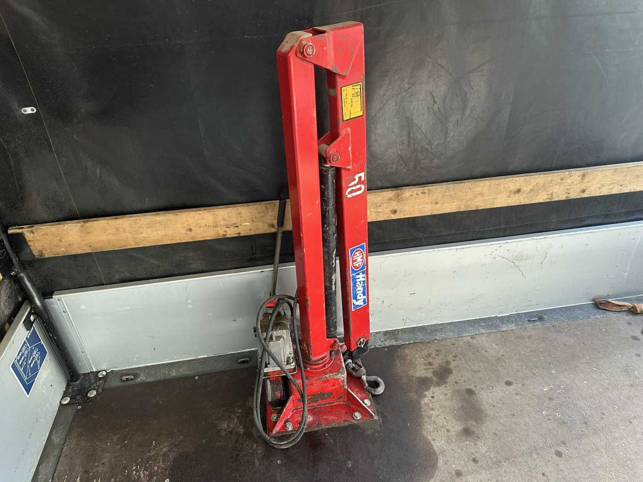 Малотоннажный бортовой грузовик Iveco Daily 35S14 Pritsche+Plane *AHK*Ladekran*7-Sitze: фото 7