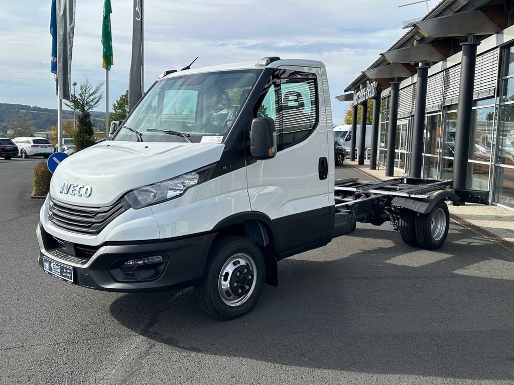 Iveco Daily 50C18 3.0L *R3750mm*Navi*Klima* 3x - Грузовик-шасси: фото 3 Iveco Daily 50C18 3.0L *R3750mm*Navi*Klima* 3x - Грузовик-шасси: фото 3