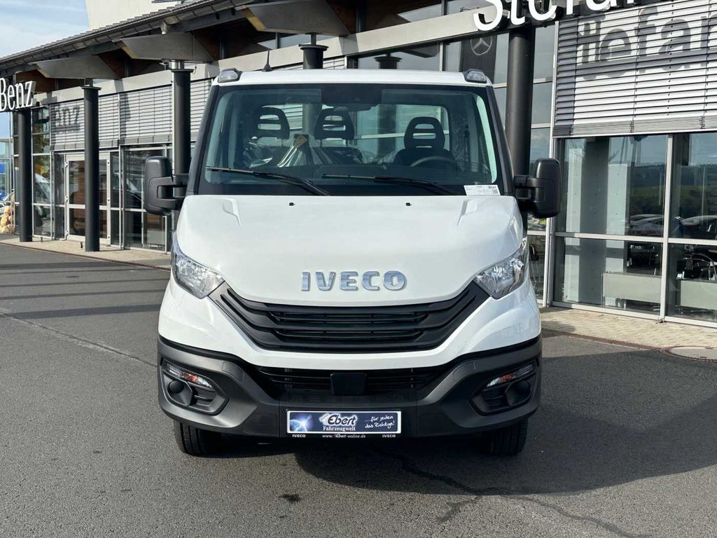 Iveco Daily 50C18 3.0L *R3750mm*Navi*Klima* 3x - Грузовик-шасси: фото 2 Iveco Daily 50C18 3.0L *R3750mm*Navi*Klima* 3x - Грузовик-шасси: фото 2