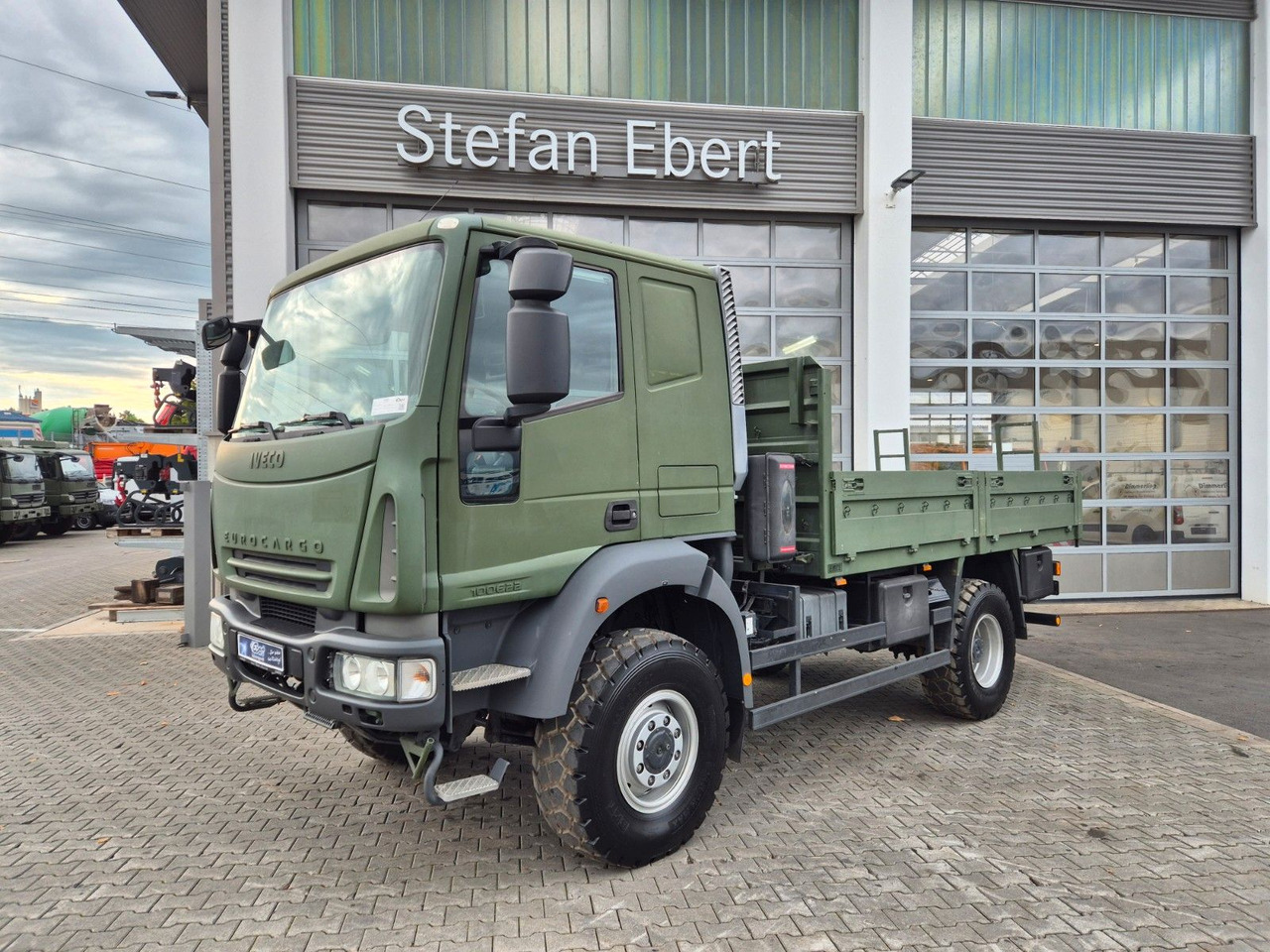 Iveco Eurocargo ML100E22WM-BW 4x4 Pritsche L-Haus Bett - Грузовик бортовой/ Платформа: фото 3 Iveco Eurocargo ML100E22WM-BW 4x4 Pritsche L-Haus Bett - Грузовик бортовой/ Платформа: фото 3