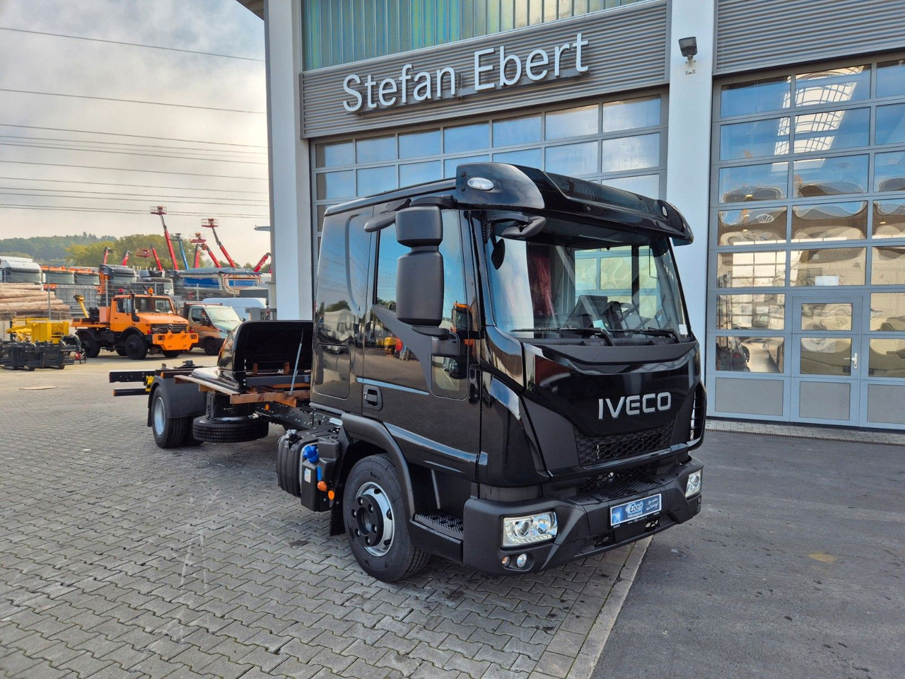 Iveco Eurocargo ML80E22/P 2x AHK Klima Standh. Bett - Грузовик-шасси: фото 3 Iveco Eurocargo ML80E22/P 2x AHK Klima Standh. Bett - Грузовик-шасси: фото 3