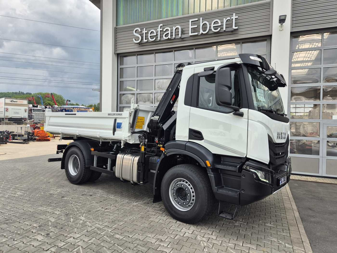 Iveco X-Way AD200X42/P HR OFF Hiab X-HIDUO 118E-3 Funk - Самосвал, Автоманипулятор: фото 5 Iveco X-Way AD200X42/P HR OFF Hiab X-HIDUO 118E-3 Funk - Самосвал, Автоманипулятор: фото 5
