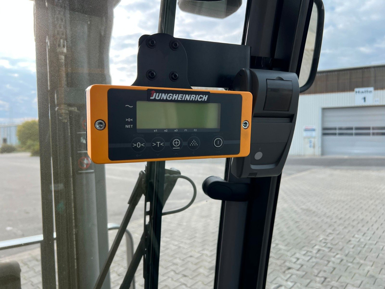 Электропогрузчик Jungheinrich EFG 215 / Triplex: 4.25m! / SS / 4.029h: фото 15 Электропогрузчик Jungheinrich EFG 215 / Triplex: 4.25m! / SS / 4.029h: фото 15