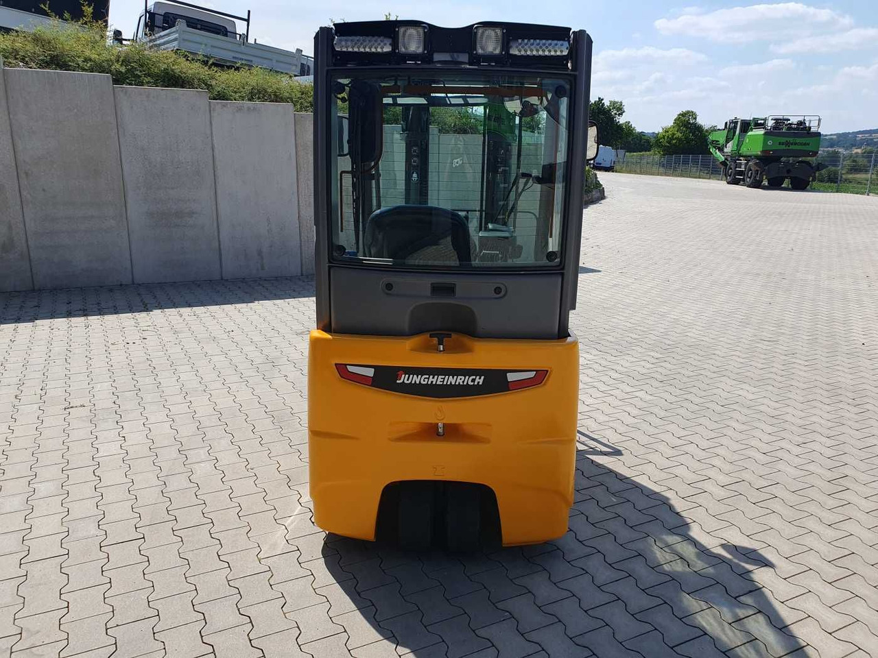 Jungheinrich EFG 215 / Triplex 4.25m / SS / nur 1.680h / 2021 - Электропогрузчик: фото 4 Jungheinrich EFG 215 / Triplex 4.25m / SS / nur 1.680h / 2021 - Электропогрузчик: фото 4