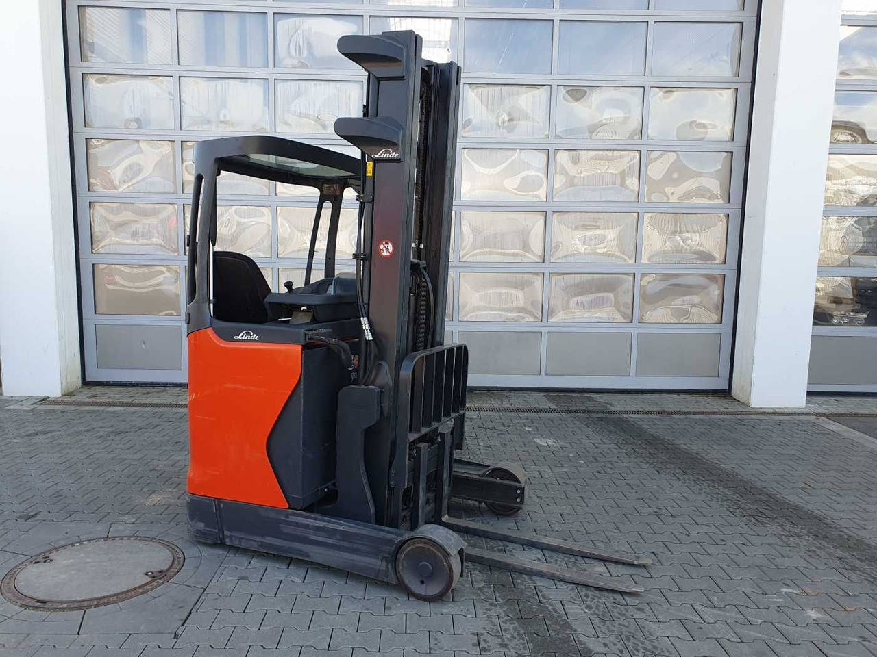 Linde R12B-01 / nur 2.394h! / Hubhöhe: 6m / 2015 - Ричтрак: фото 2 Linde R12B-01 / nur 2.394h! / Hubhöhe: 6m / 2015 - Ричтрак: фото 2