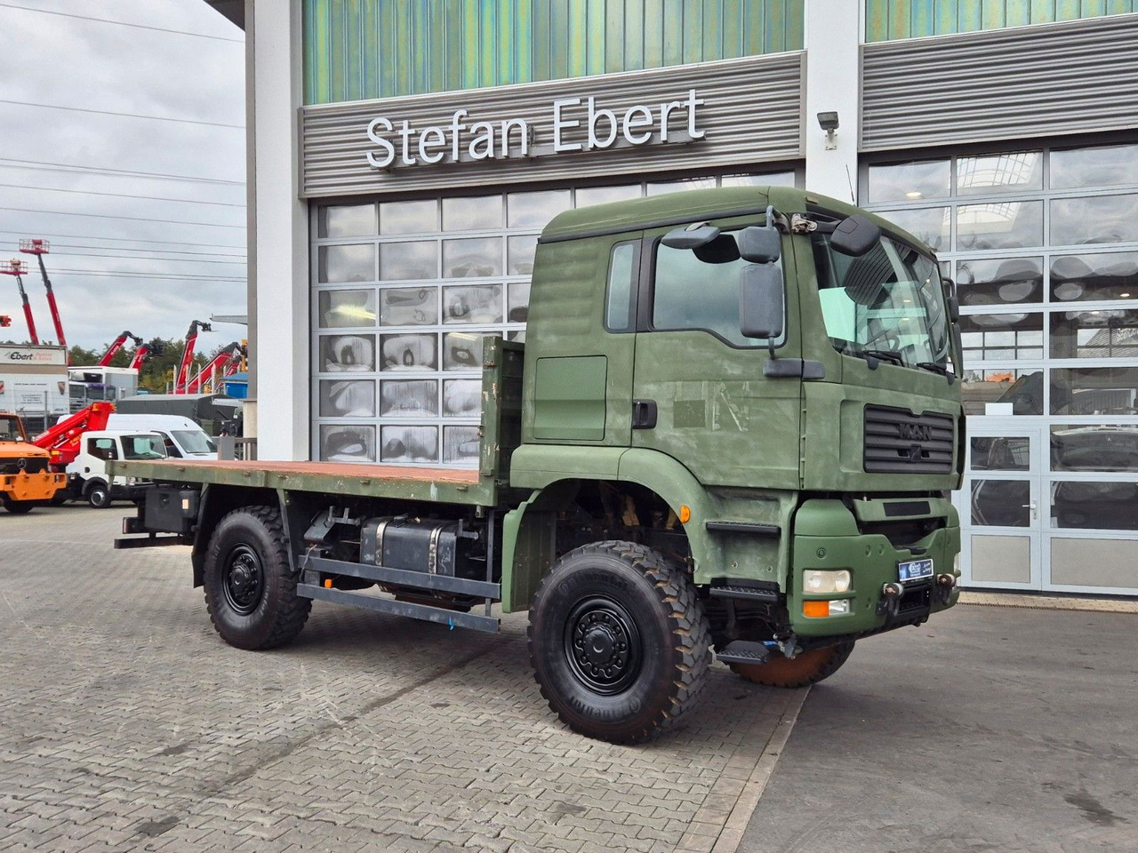 MAN TGA 18.360 4x4 BB Pritsche Single Bereifung - Грузовик бортовой/ Платформа: фото 4 MAN TGA 18.360 4x4 BB Pritsche Single Bereifung - Грузовик бортовой/ Платформа: фото 4