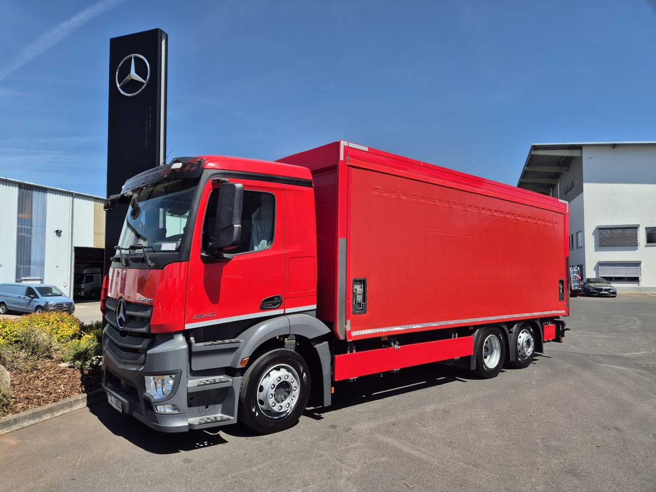 Mercedes-Benz Antos 2540 LnR 6x2 LBW Schiebeplanen AHK - Грузовик для перевозки напитков: фото 2 Mercedes-Benz Antos 2540 LnR 6x2 LBW Schiebeplanen AHK - Грузовик для перевозки напитков: фото 2