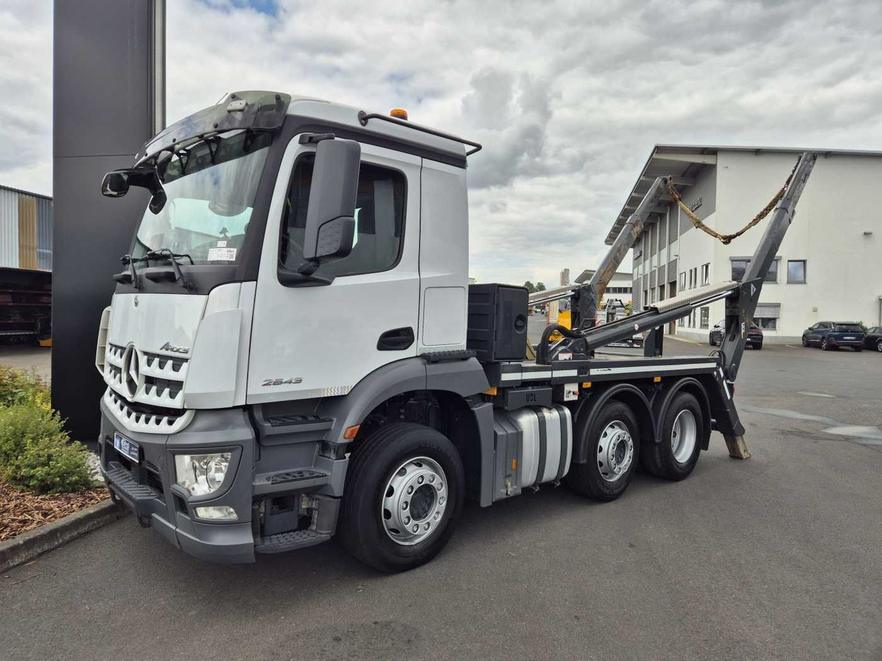 Mercedes-Benz Arocs 2643 L 6x2/4 VDL AHK Funk Vorlaufachse - Самосвал: фото 2 Mercedes-Benz Arocs 2643 L 6x2/4 VDL AHK Funk Vorlaufachse - Самосвал: фото 2
