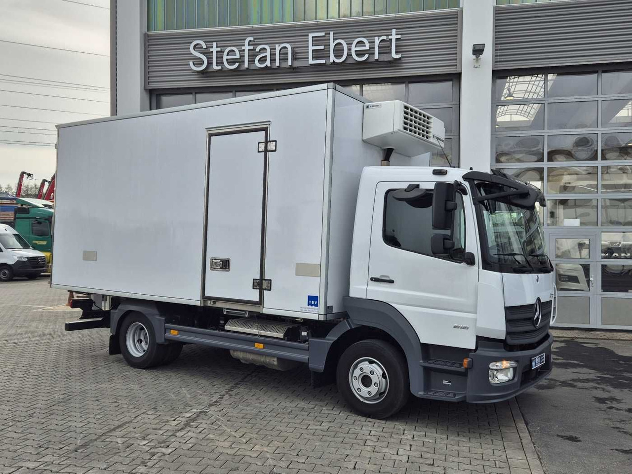 Mercedes-Benz Atego 818 L Thermo King V-600-Max Tür Klima - Фургон-рефрижератор: фото 2 Mercedes-Benz Atego 818 L Thermo King V-600-Max Tür Klima - Фургон-рефрижератор: фото 2