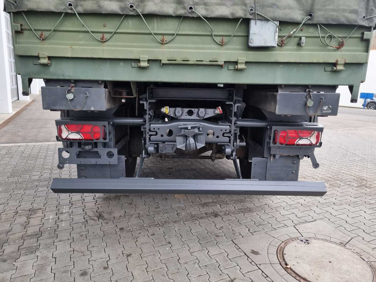 Тентованный грузовик Mercedes-Benz Axor 1829 A 4x4 Pritsche/Plane 10 Stück: фото 9 Тентованный грузовик Mercedes-Benz Axor 1829 A 4x4 Pritsche/Plane 10 Stück: фото 9