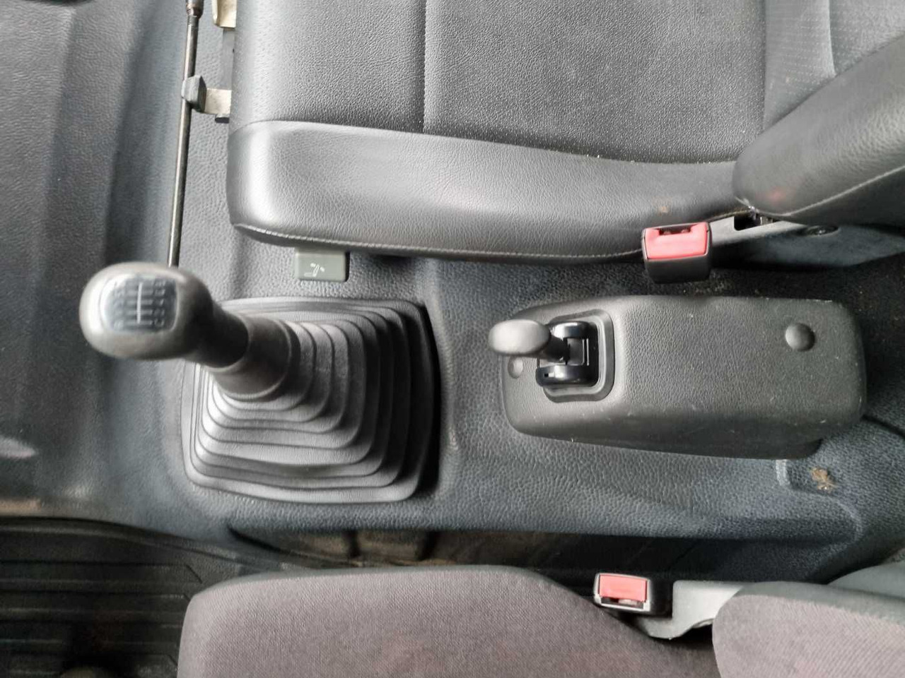 Тентованный грузовик Mercedes-Benz Axor 1829 A 4x4 Pritsche/Plane 10 Stück: фото 15 Тентованный грузовик Mercedes-Benz Axor 1829 A 4x4 Pritsche/Plane 10 Stück: фото 15