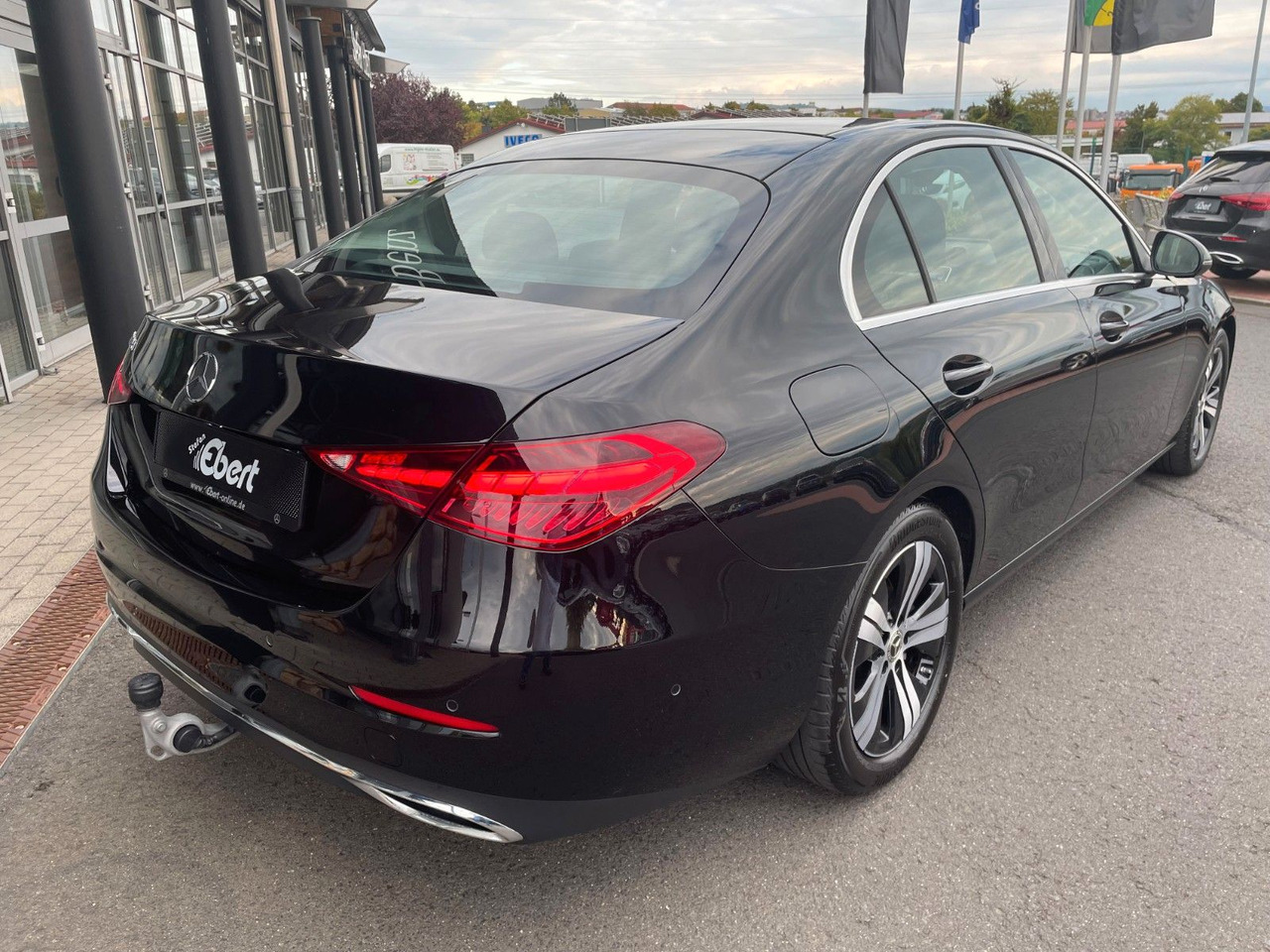 Mercedes-Benz C 200d AVANTGARDE LED+AHK+RKamera+MBUX+ - Седан: фото 4 Mercedes-Benz C 200d AVANTGARDE LED+AHK+RKamera+MBUX+ - Седан: фото 4