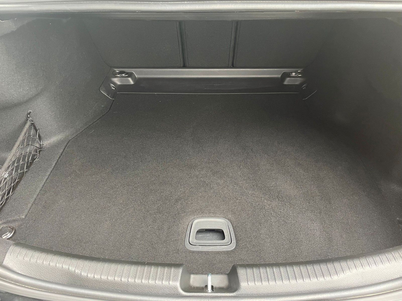 Mercedes-Benz C 200d AVANTGARDE LED+AHK+RKamera+MBUX+ - Седан: фото 5 Mercedes-Benz C 200d AVANTGARDE LED+AHK+RKamera+MBUX+ - Седан: фото 5