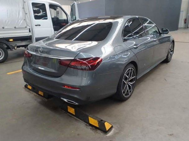 Mercedes-Benz E 220 d AMG NIGHT+BURM+PANO+DISTR+HUD - Седан: фото 3 Mercedes-Benz E 220 d AMG NIGHT+BURM+PANO+DISTR+HUD - Седан: фото 3