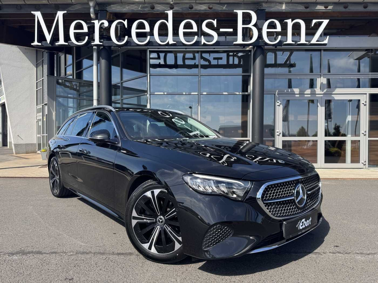 Mercedes-Benz E 220d Avantgarde+Pano+AHK+Distr+19Zoll+MBUX - Легковой автомобиль: фото 1 Mercedes-Benz E 220d Avantgarde+Pano+AHK+Distr+19Zoll+MBUX - Легковой автомобиль: фото 1