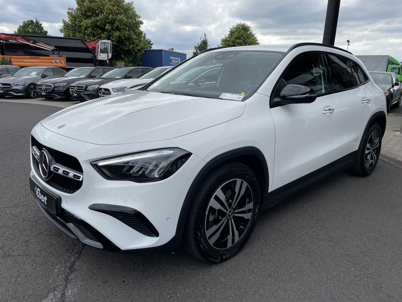 Mercedes-Benz GLA 220 4M 8G Progressive R-Kamera +Distr+Ambien - Внедорожник: фото 2 Mercedes-Benz GLA 220 4M 8G Progressive R-Kamera +Distr+Ambien - Внедорожник: фото 2