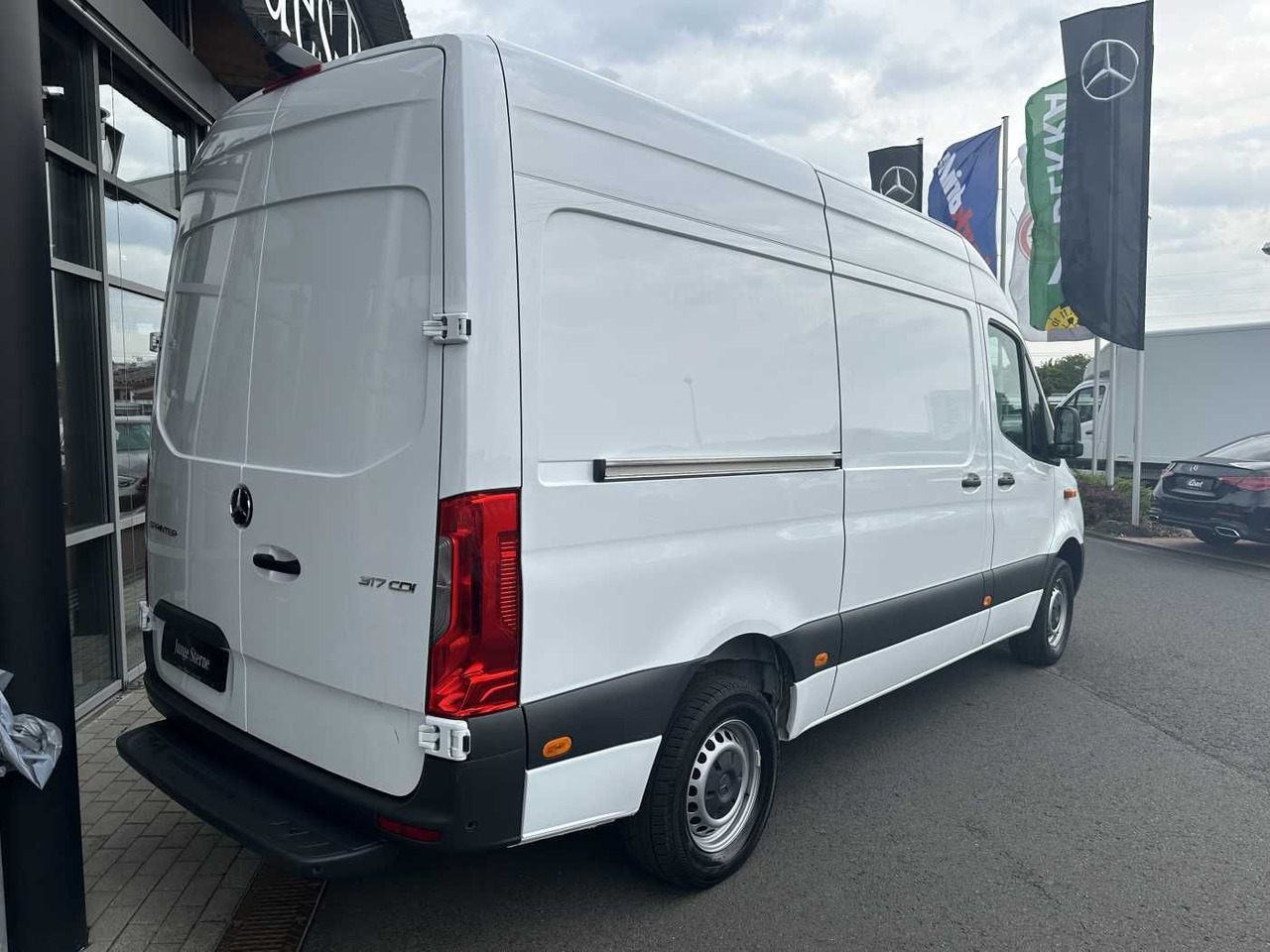 Mercedes-Benz Sprinter 317 CDI 3665 9G Klima 360 MBUX SHZ - Цельнометаллический фургон: фото 4 Mercedes-Benz Sprinter 317 CDI 3665 9G Klima 360 MBUX SHZ - Цельнометаллический фургон: фото 4
