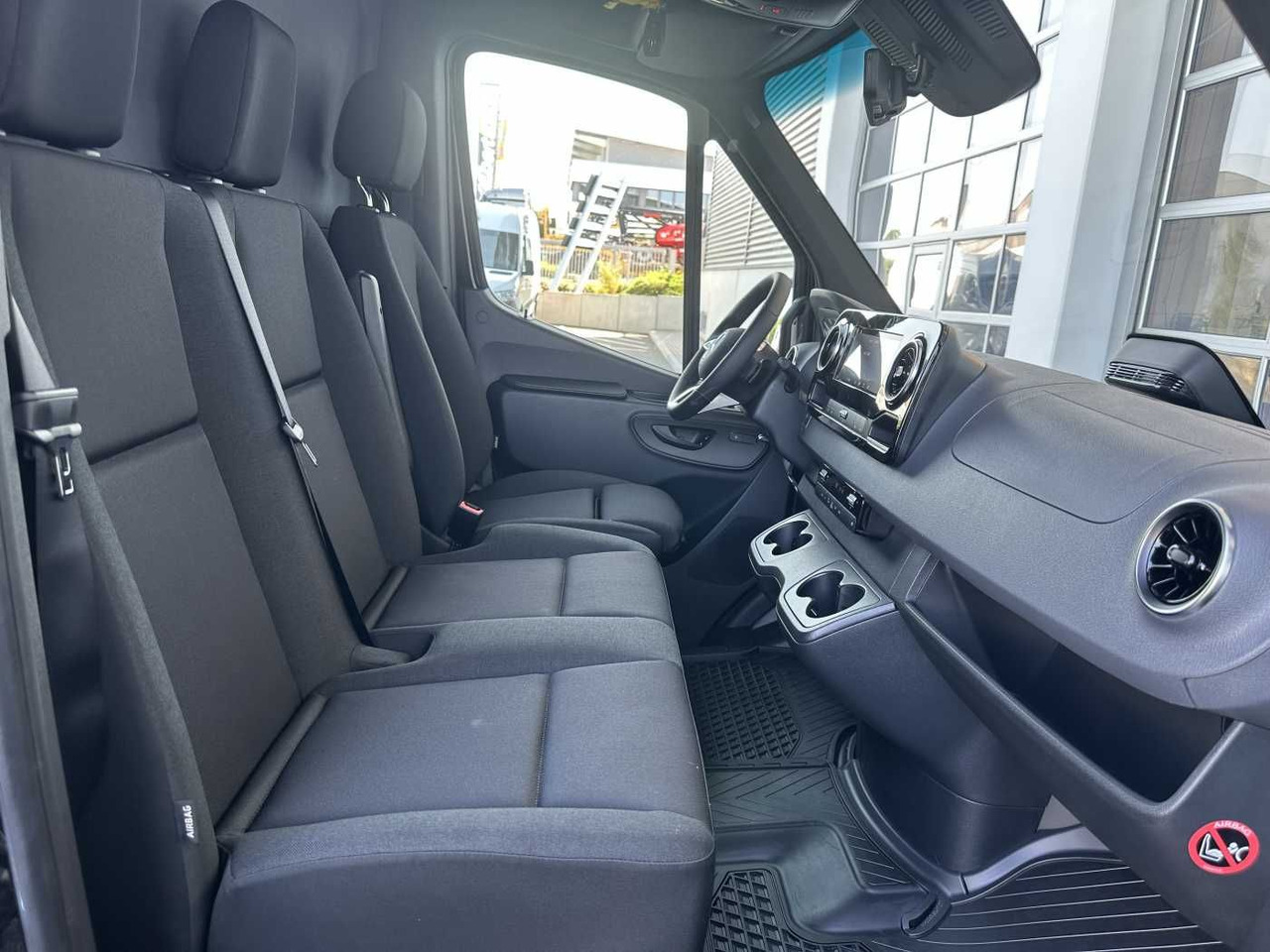 Цельнометаллический фургон Mercedes-Benz Sprinter 319 CDI 4325 AHK DISTRONIC 360 Klima: фото 9 Цельнометаллический фургон Mercedes-Benz Sprinter 319 CDI 4325 AHK DISTRONIC 360 Klima: фото 9