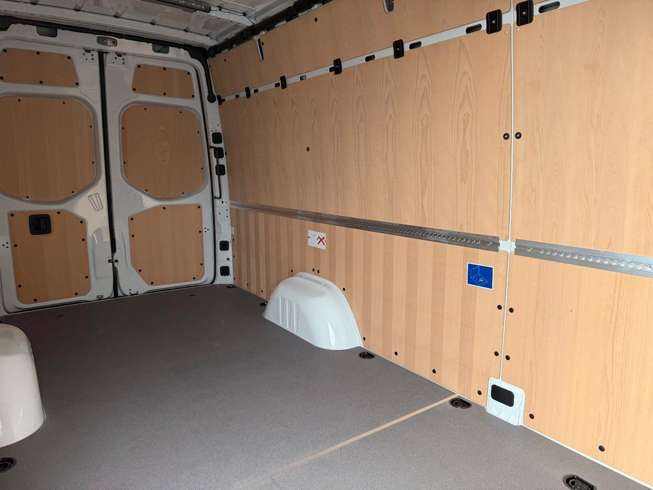 Цельнометаллический фургон Mercedes-Benz Sprinter 319 CDI 4325 DISTRONIC Klima AHK: фото 8