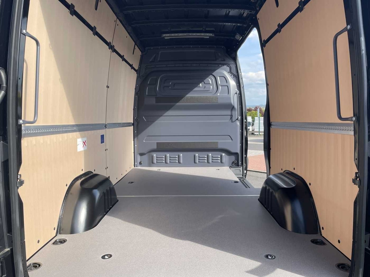 Цельнометаллический фургон Mercedes-Benz Sprinter 319 CDI 4x4 3665 Klima Kamera MBUX LED: фото 8