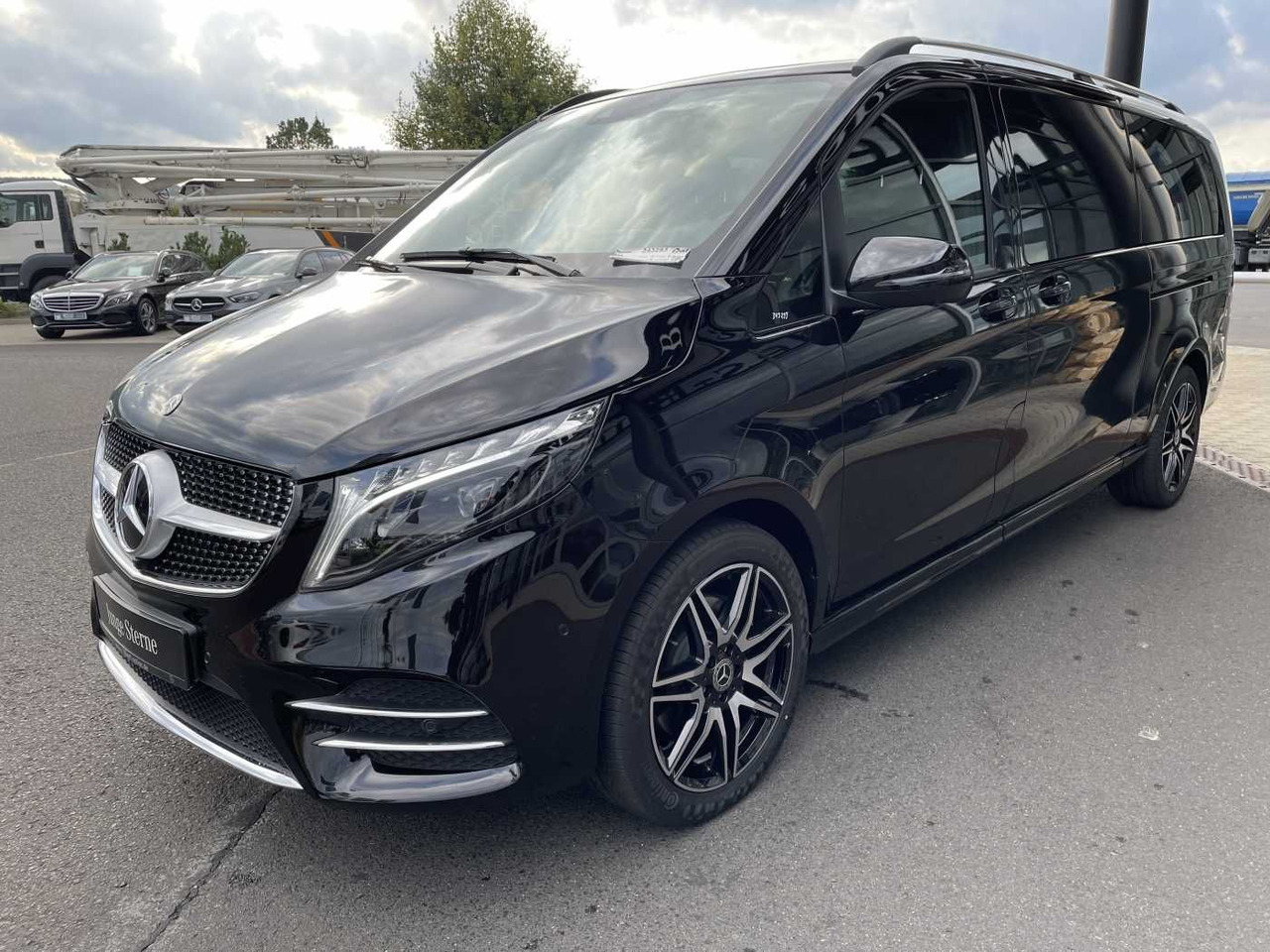 Mercedes-Benz V 300 d AVA 4MATIC AMG Kühlschrank AIRMATIC - Легковой автомобиль: фото 2 Mercedes-Benz V 300 d AVA 4MATIC AMG Kühlschrank AIRMATIC - Легковой автомобиль: фото 2