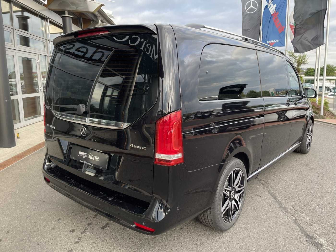 Mercedes-Benz V 300 d AVA 4MATIC AMG Kühlschrank AIRMATIC - Легковой автомобиль: фото 4 Mercedes-Benz V 300 d AVA 4MATIC AMG Kühlschrank AIRMATIC - Легковой автомобиль: фото 4
