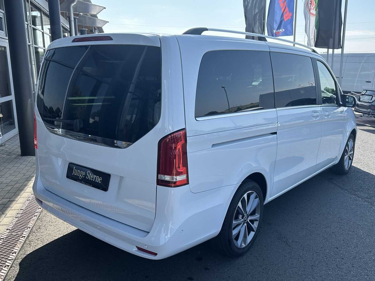 Mercedes-Benz V 300 d AVA ED 6Sitze Burmester 360Kamera el Tür - Легковой автомобиль: фото 4 Mercedes-Benz V 300 d AVA ED 6Sitze Burmester 360Kamera el Tür - Легковой автомобиль: фото 4