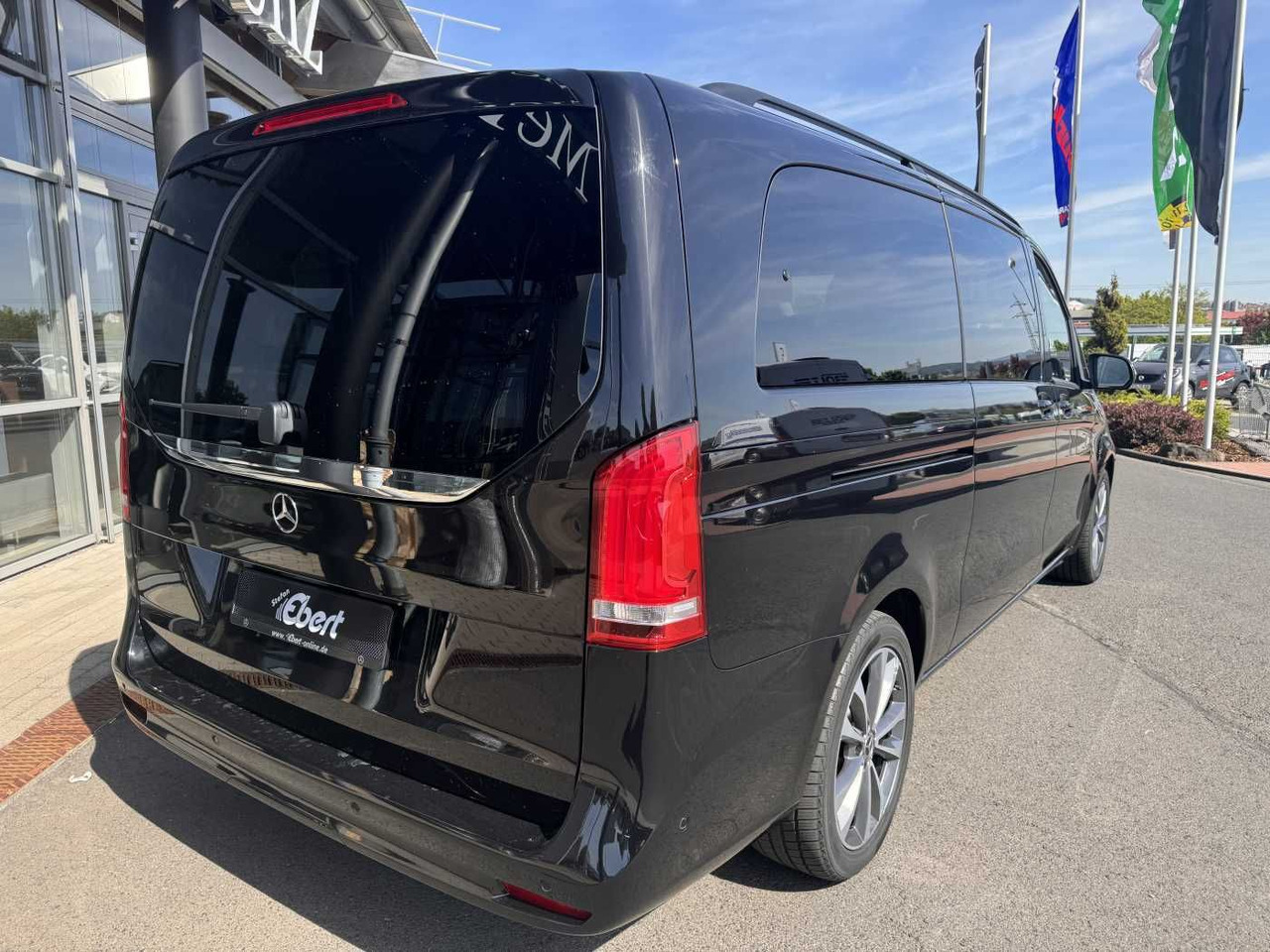 Mercedes-Benz V 300 d AVA Extralang AIRMATIC Standheiz 360Kam - Легковой автомобиль: фото 4 Mercedes-Benz V 300 d AVA Extralang AIRMATIC Standheiz 360Kam - Легковой автомобиль: фото 4