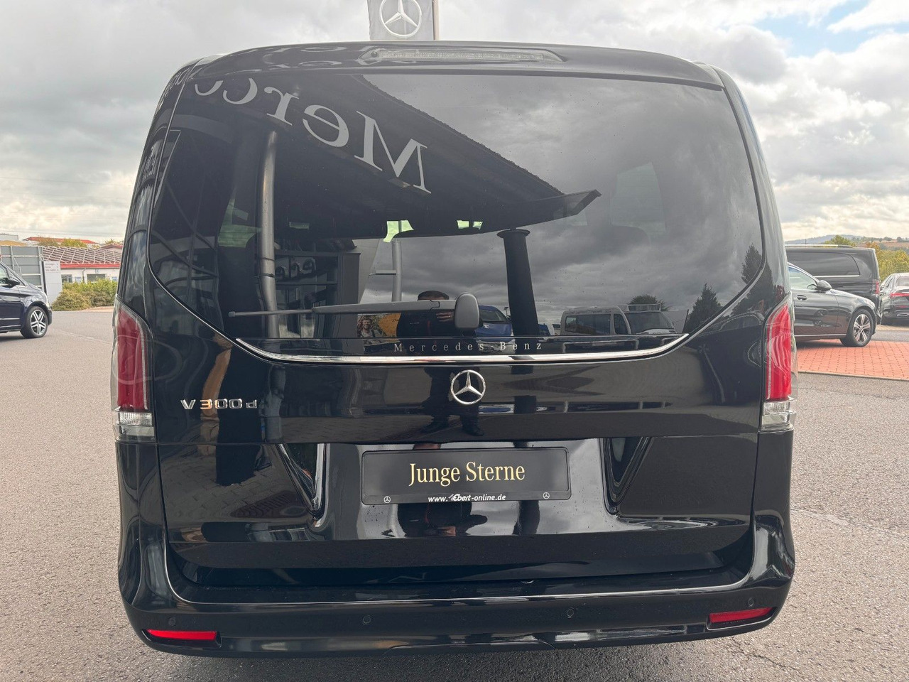 Mercedes-Benz V 300 d AVANTGARDE Extralang 360Kamera Standheiz - Универсал: фото 5 Mercedes-Benz V 300 d AVANTGARDE Extralang 360Kamera Standheiz - Универсал: фото 5