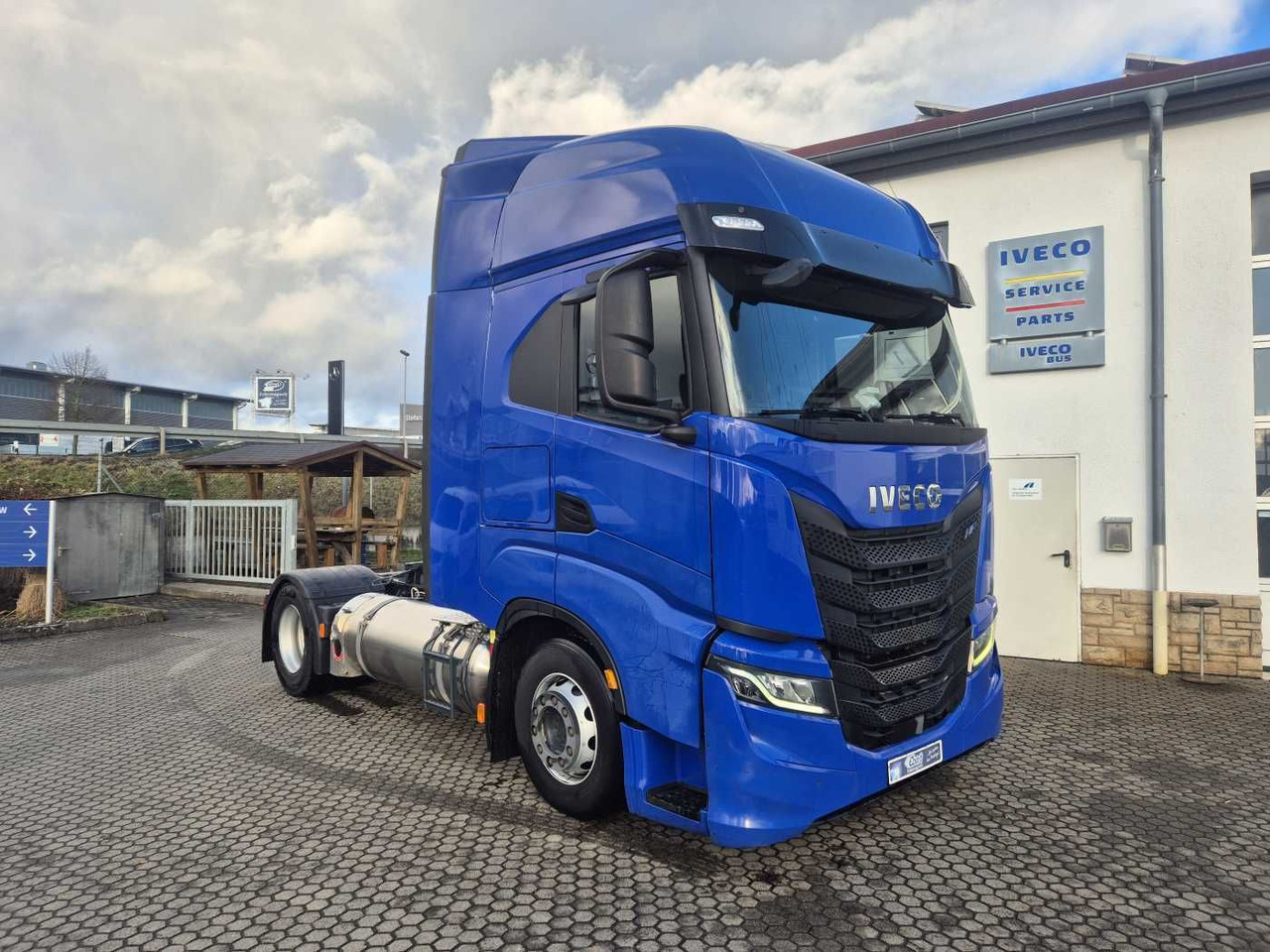 Iveco S-Way 460 NP LNG ACC Intarder Navi - Тягач: фото 3 Iveco S-Way 460 NP LNG ACC Intarder Navi - Тягач: фото 3