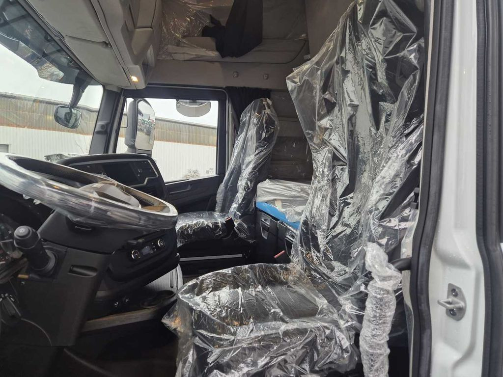 Новый Тягач Iveco X-Way AS440X57TZ/P ON+ 6x4 Intarder 2xBett Iveco X-Way AS440X57TZ/P ON+ 6x4 Intarder 2xBett: фото 10 Новый Тягач Iveco X-Way AS440X57TZ/P ON+ 6x4 Intarder 2xBett Iveco X-Way AS440X57TZ/P ON+ 6x4 Intarder 2xBett: фото 10