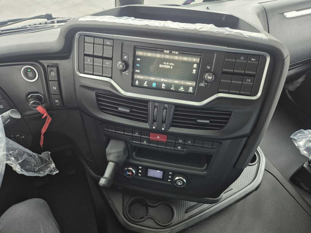 Новый Тягач Iveco X-Way AS440X57TZ/P ON+ 6x4 Intarder 2xBett Iveco X-Way AS440X57TZ/P ON+ 6x4 Intarder 2xBett: фото 12 Новый Тягач Iveco X-Way AS440X57TZ/P ON+ 6x4 Intarder 2xBett Iveco X-Way AS440X57TZ/P ON+ 6x4 Intarder 2xBett: фото 12