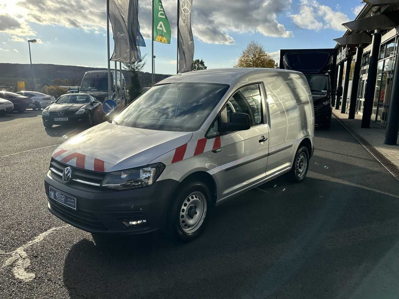 Volkswagen Caddy 1.6 TDI Klima Navi 8Räder Trennwand klappb - Легковой фургон: фото 3 Volkswagen Caddy 1.6 TDI Klima Navi 8Räder Trennwand klappb - Легковой фургон: фото 3