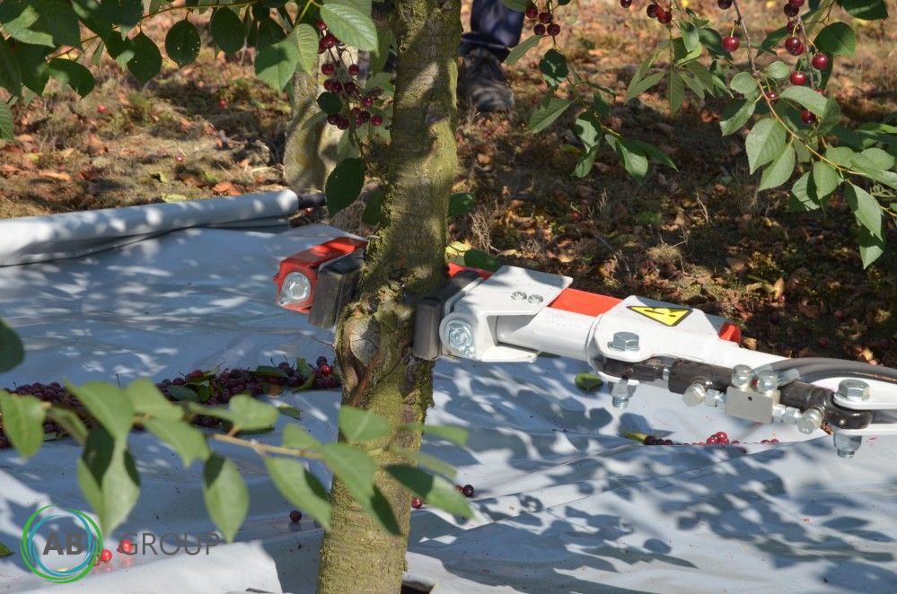 Jagoda fruits shaker PESTKA - Садовое оборудование: фото 3 Jagoda fruits shaker PESTKA - Садовое оборудование: фото 3