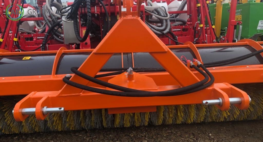 Щетка для Коммунальной и специальной техники Pomarol tractor sweeper ZS250, 2,5 m: фото 7