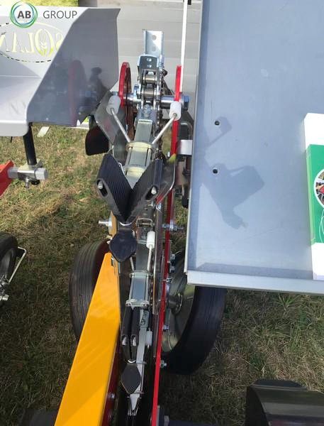 Solan S241-R semi-automatic grapple 2 row planter - Посевная техника: фото 5 Solan S241-R semi-automatic grapple 2 row planter - Посевная техника: фото 5