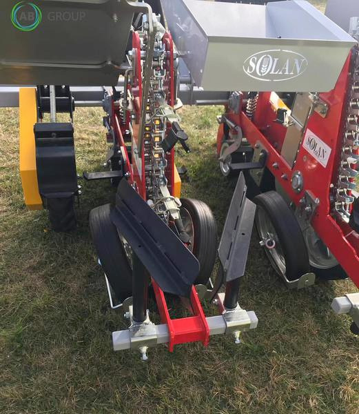 Solan S241-R semi-automatic grapple 2 row planter - Посевная техника: фото 3 Solan S241-R semi-automatic grapple 2 row planter - Посевная техника: фото 3