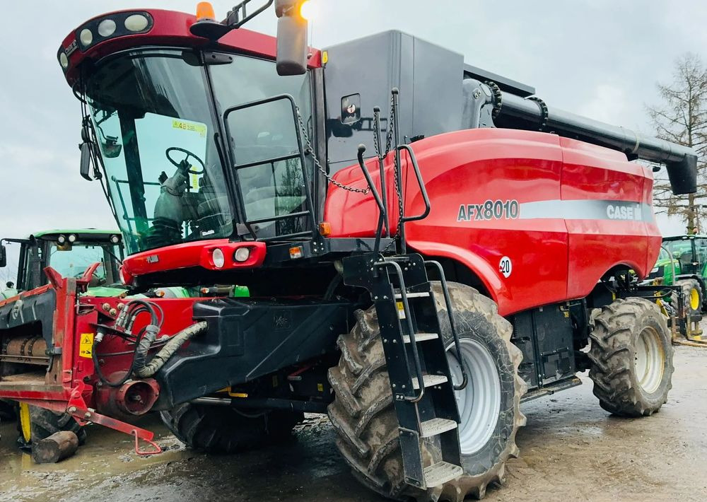 Case IH AFH 8010 - Зерноуборочный комбайн: фото 2 Case IH AFH 8010 - Зерноуборочный комбайн: фото 2