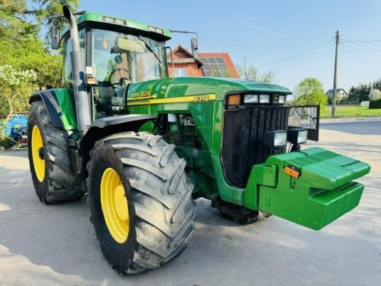 John Deere 8310 - Трактор: фото 1 John Deere 8310 - Трактор: фото 1