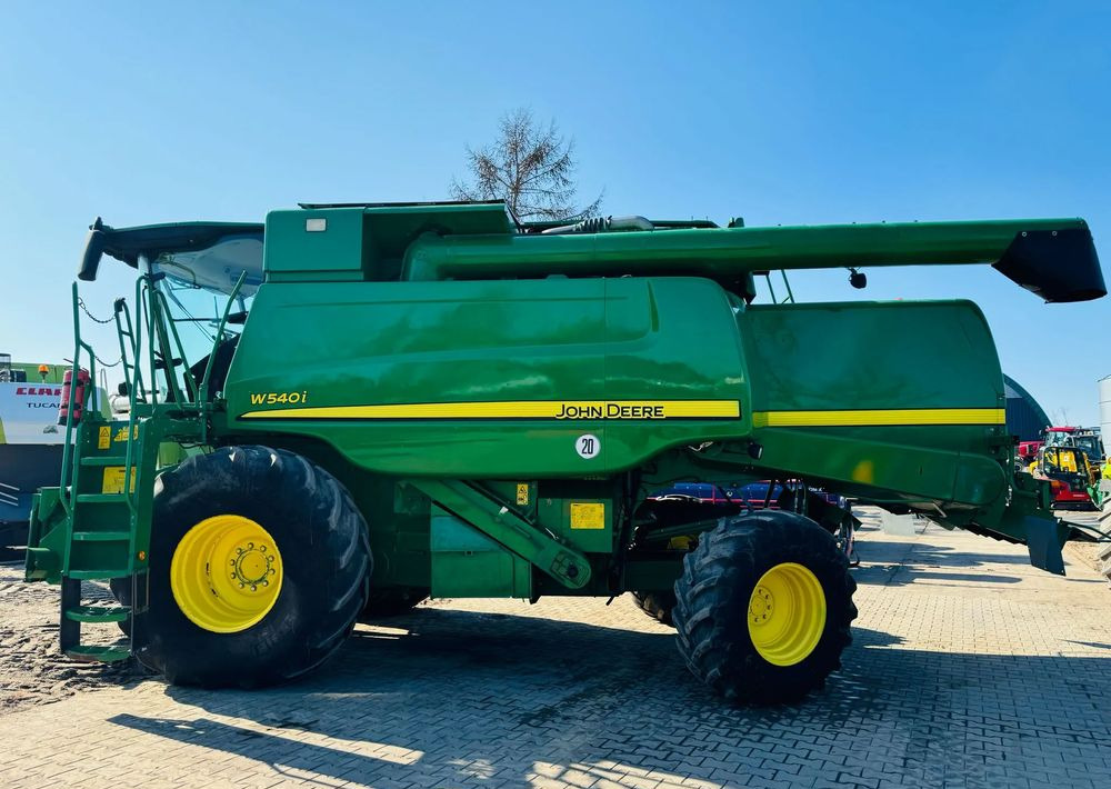 John Deere T670 - Зерноуборочный комбайн: фото 1 John Deere T670 - Зерноуборочный комбайн: фото 1